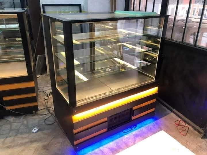 Dikey pastane dolabı